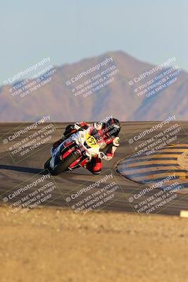 media/Dec-16-2023-CVMA (Sat) [[bb38a358a2]]/Race 13 Amateur Supersport Middleweight/